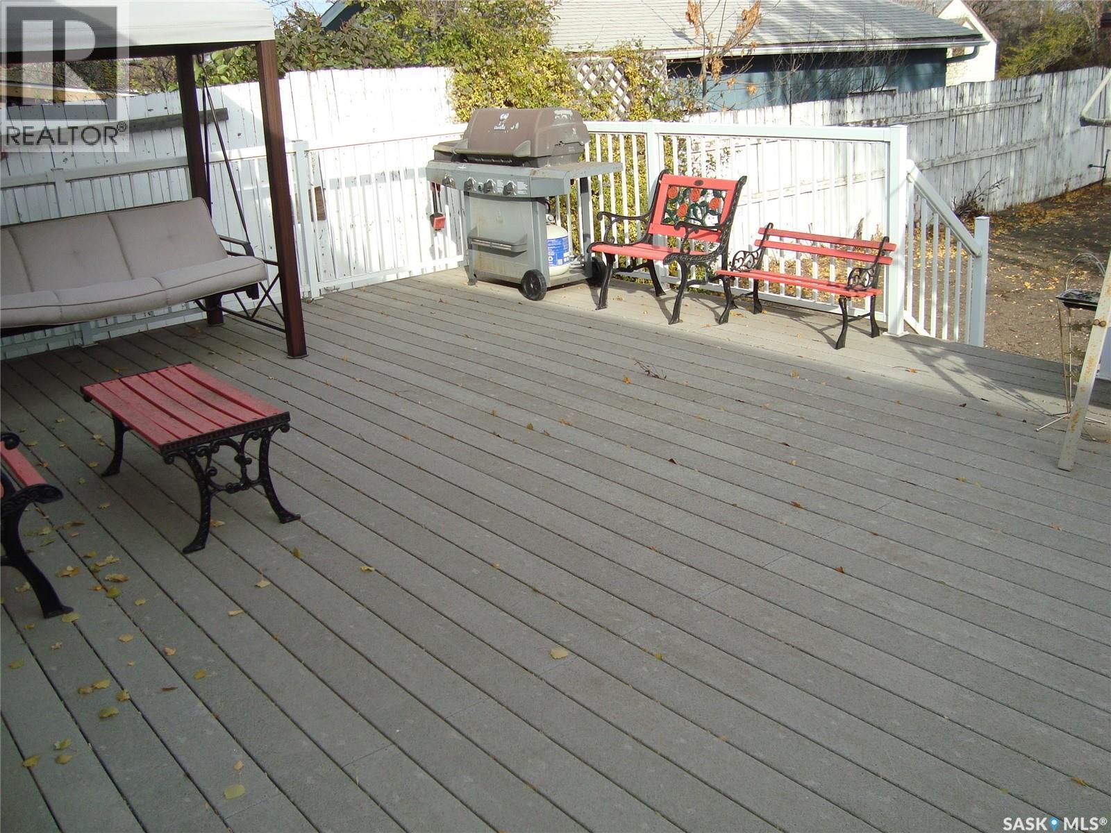 111 2Nd Street E, Kyle, SK - Outdoor With Deck Patio Veranda