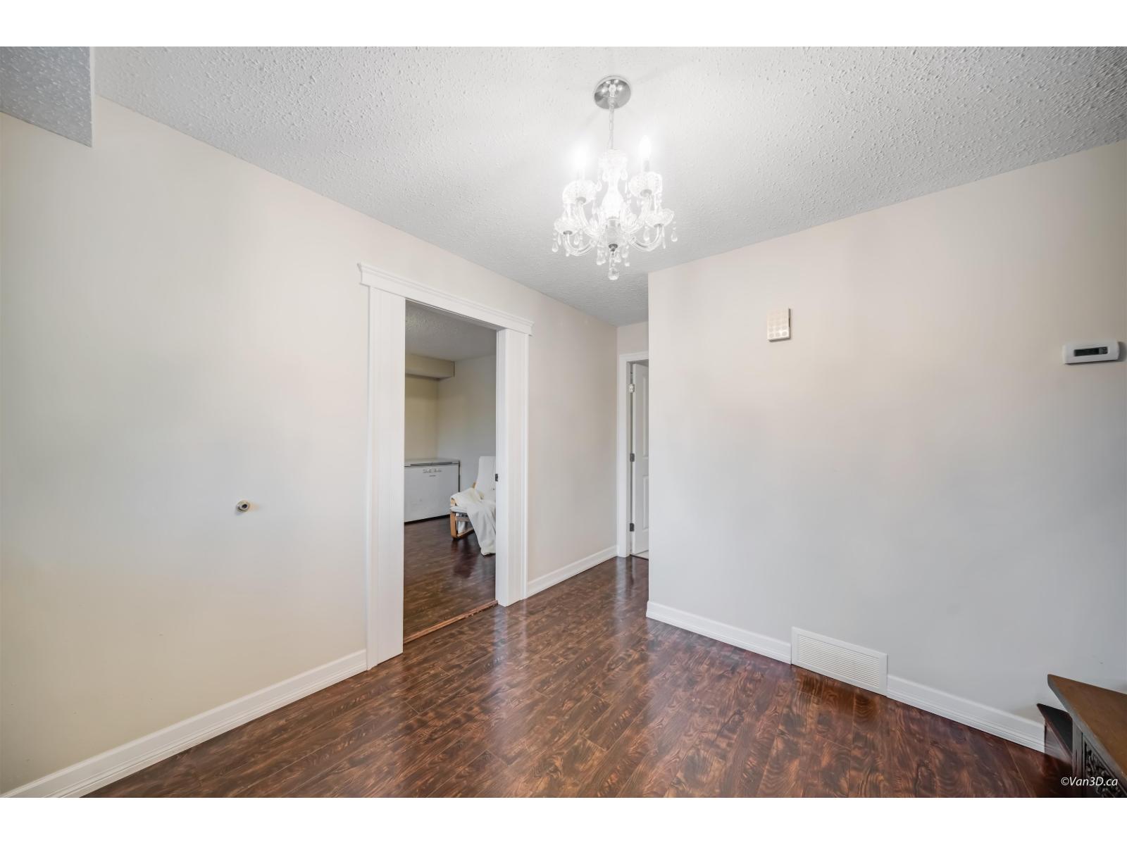 1831 Keys Place, Abbotsford, BC - Indoor Photo Showing Other Room