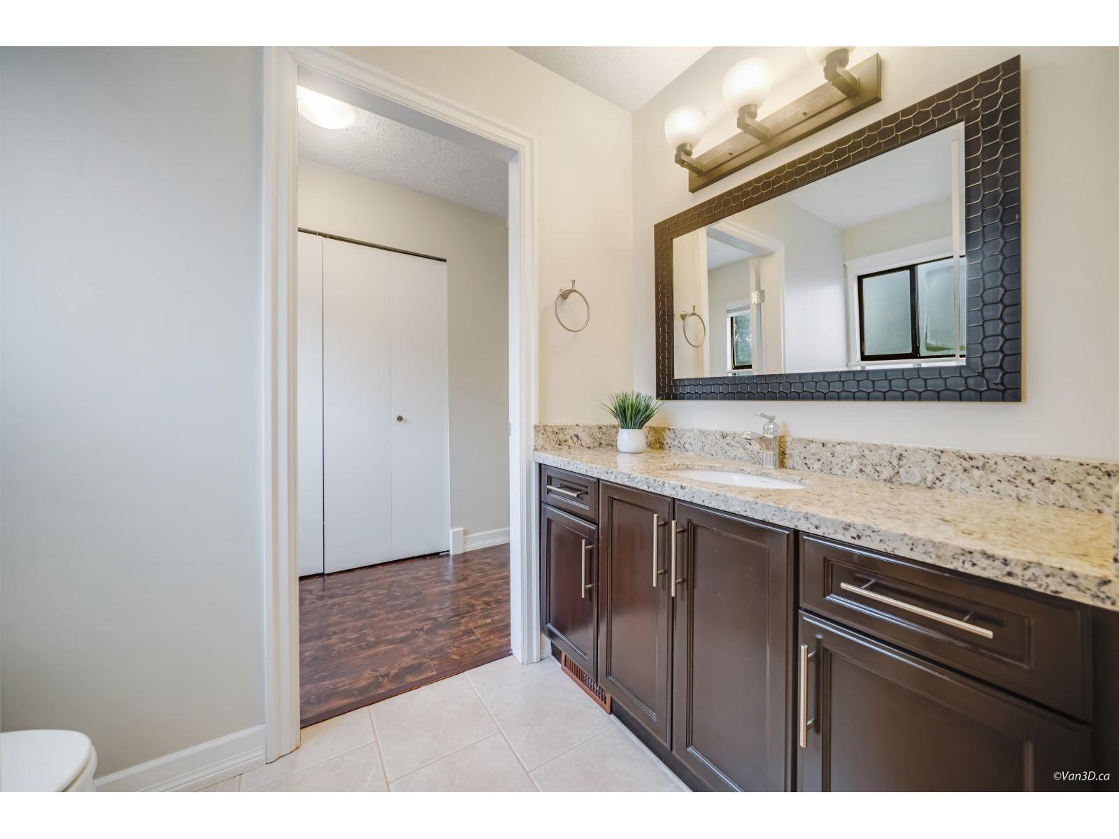 1831 Keys Place, Abbotsford, BC - Indoor Photo Showing Bathroom