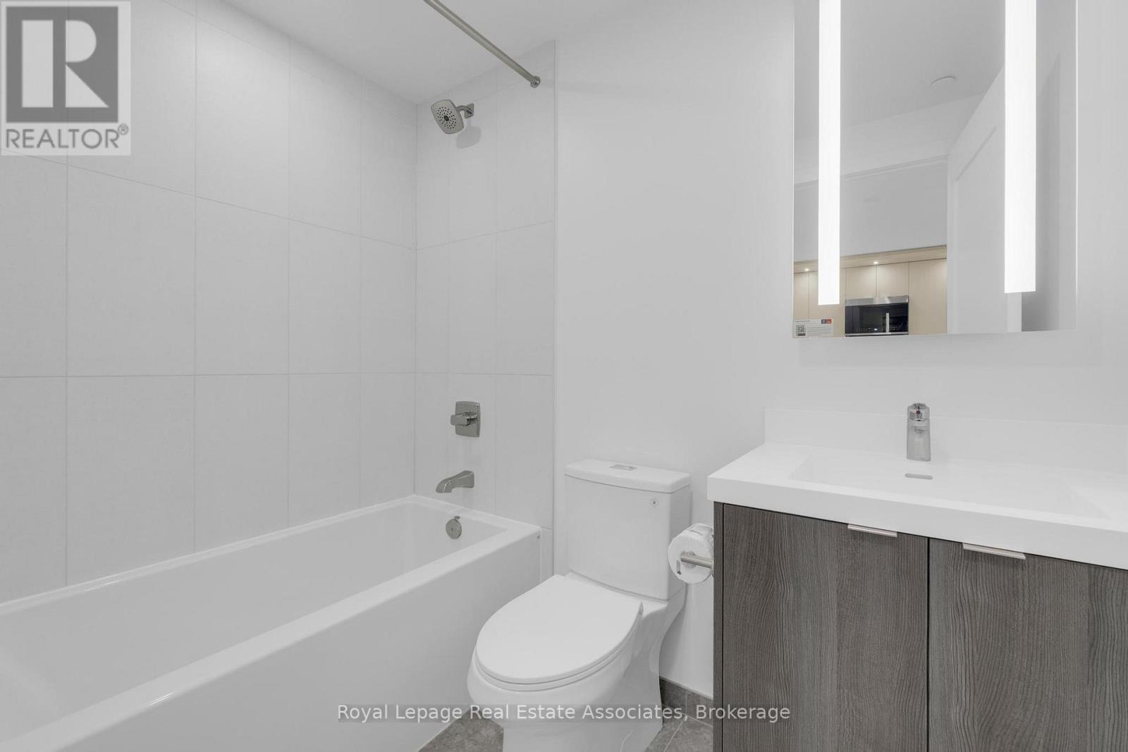 805 - 60 Central Park Roadway, Toronto, ON - Indoor Photo Showing Bathroom