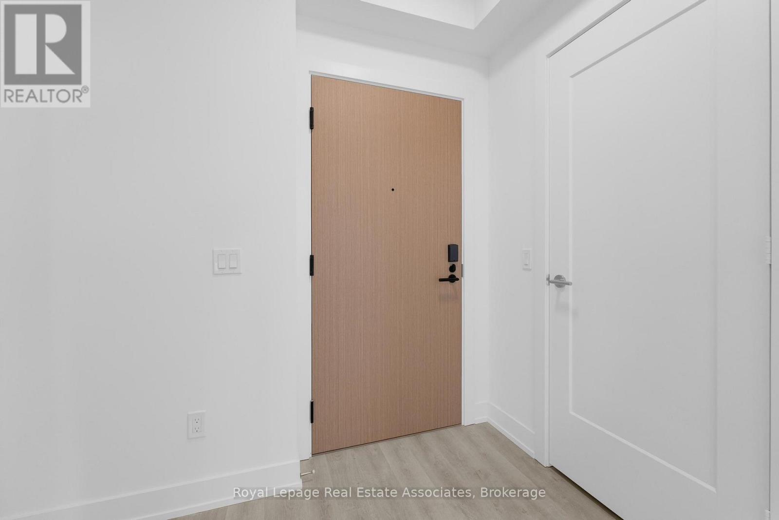 805 - 60 Central Park Roadway, Toronto, ON - Indoor Photo Showing Other Room