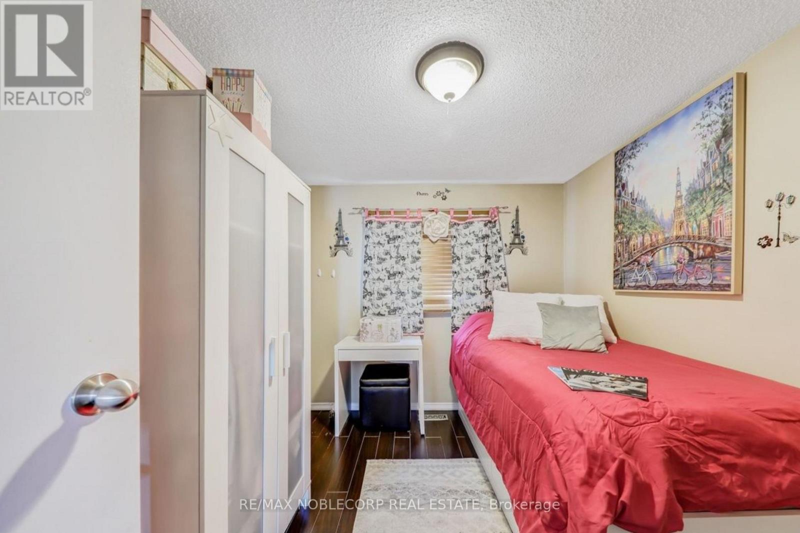 30 Mayberry Court, Brampton, ON - Indoor Photo Showing Bedroom