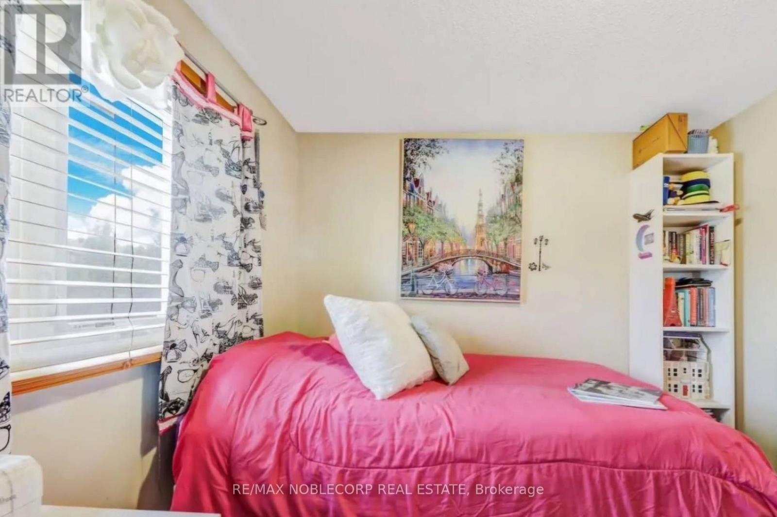 30 Mayberry Court, Brampton, ON - Indoor Photo Showing Bedroom