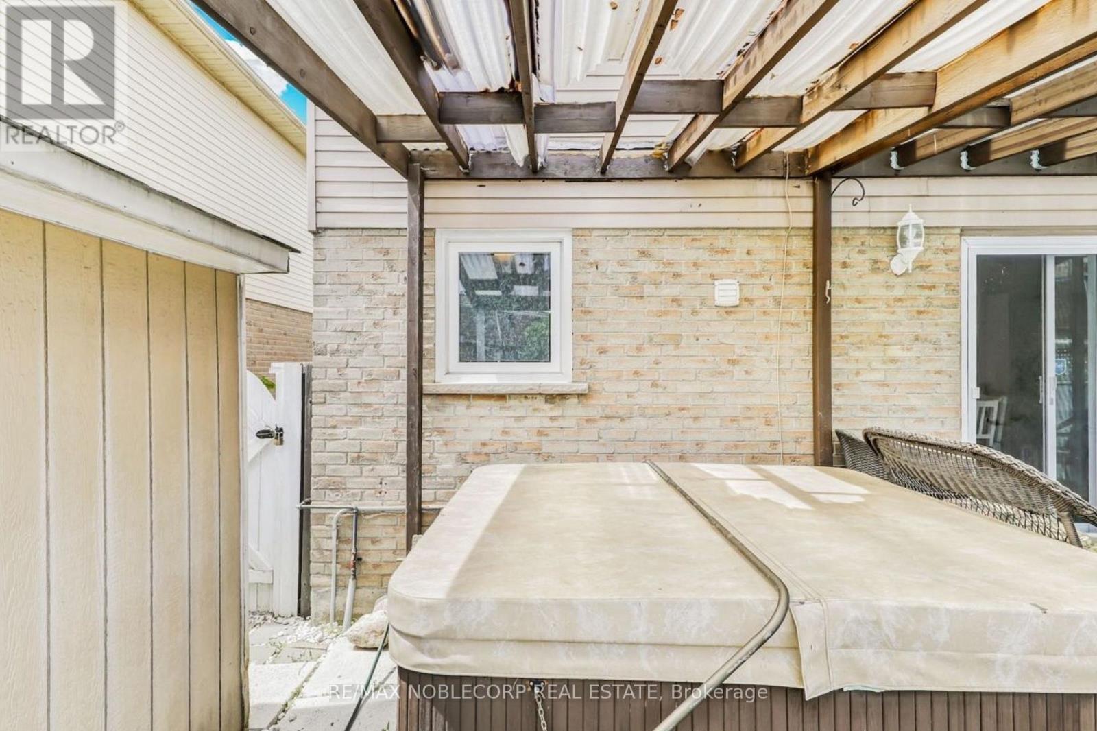 30 Mayberry Court, Brampton, ON - Outdoor With Exterior