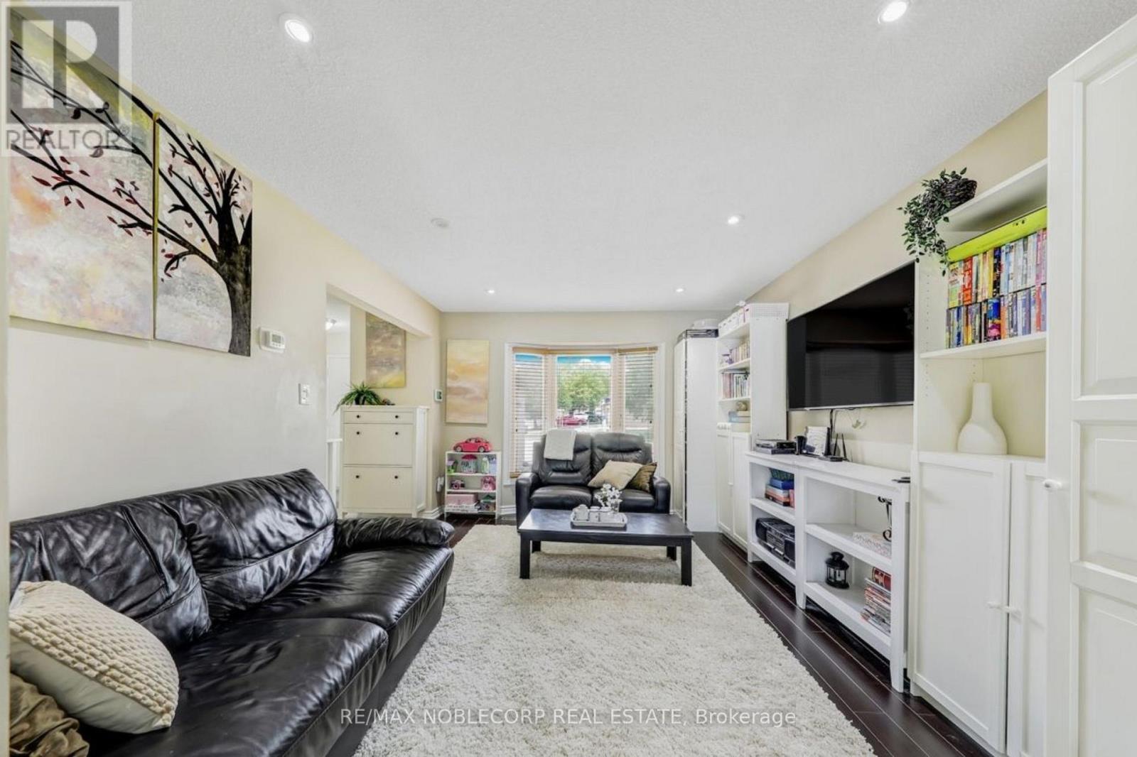 30 Mayberry Court, Brampton, ON - Indoor Photo Showing Other Room