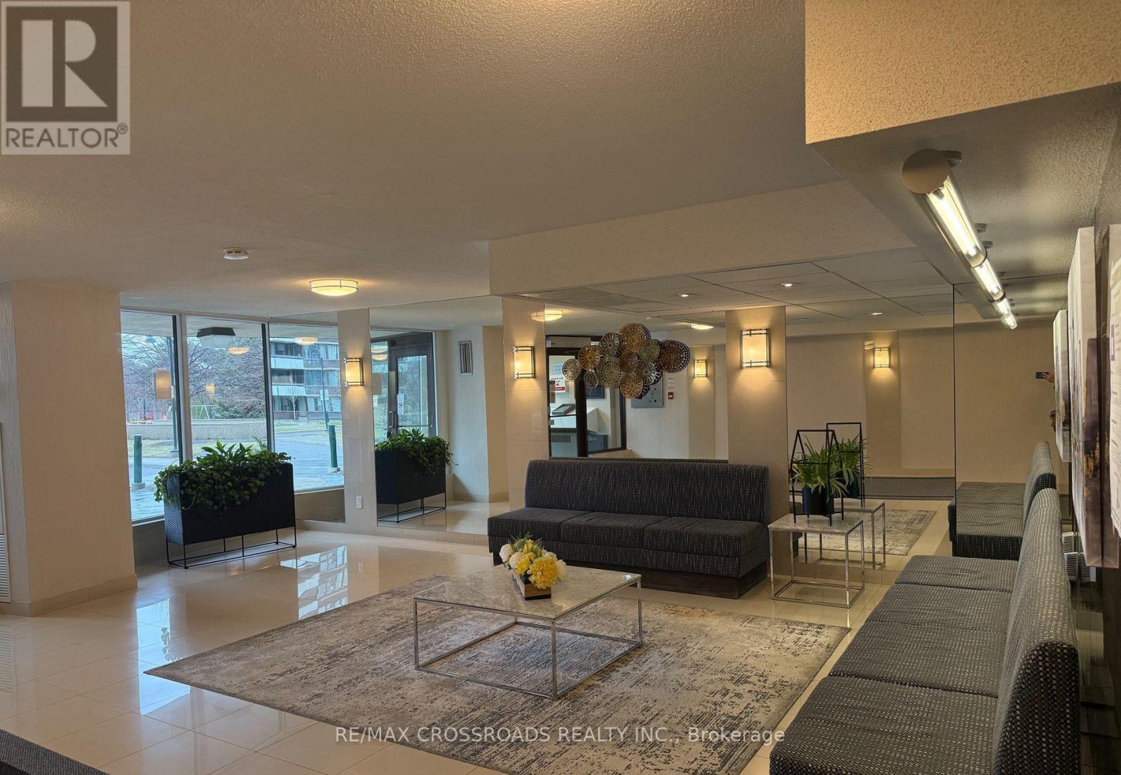 207 - 45 Huntingdale Boulevard, Toronto, ON - Indoor Photo Showing Living Room