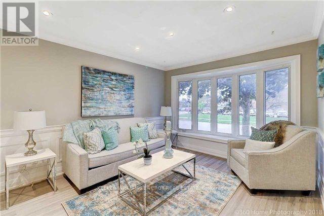 Main - 129 Waverly Street S, Oshawa (Vanier), ON - Indoor Photo Showing Living Room