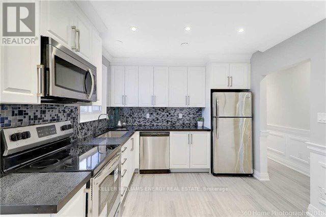 Main - 129 Waverly Street S, Oshawa (Vanier), ON - Indoor Photo Showing Kitchen With Stainless Steel Kitchen With Upgraded Kitchen