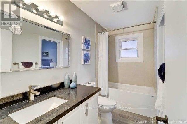 Main - 129 Waverly Street S, Oshawa (Vanier), ON - Indoor Photo Showing Bathroom