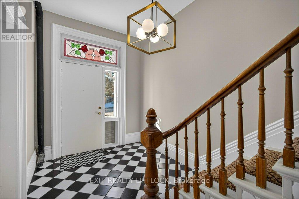 212 Barnardo Avenue, Peterborough (Northcrest Ward 5), ON - Indoor Photo Showing Other Room