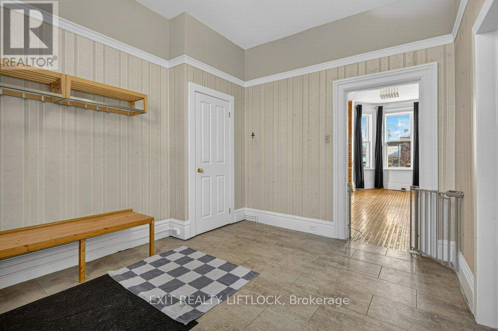 212 Barnardo Avenue, Peterborough (Northcrest Ward 5), ON - Indoor Photo Showing Other Room
