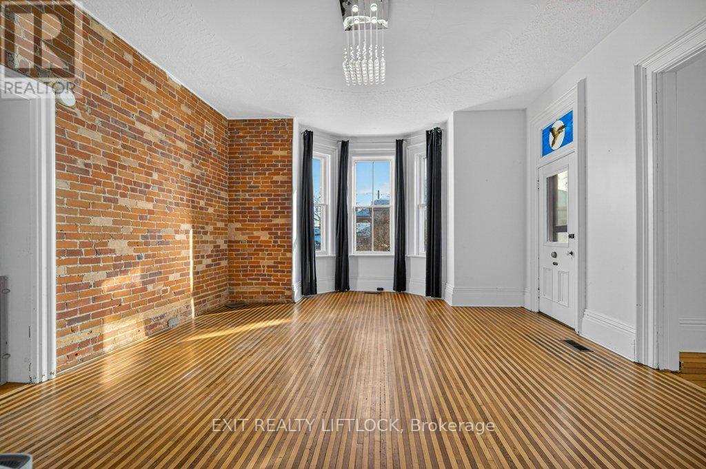212 Barnardo Avenue, Peterborough (Northcrest Ward 5), ON - Indoor Photo Showing Other Room