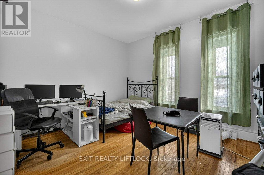 212 Barnardo Avenue, Peterborough (Northcrest Ward 5), ON - Indoor Photo Showing Office