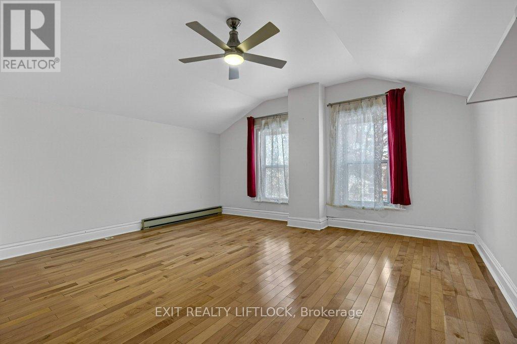 212 Barnardo Avenue, Peterborough (Northcrest Ward 5), ON - Indoor Photo Showing Other Room