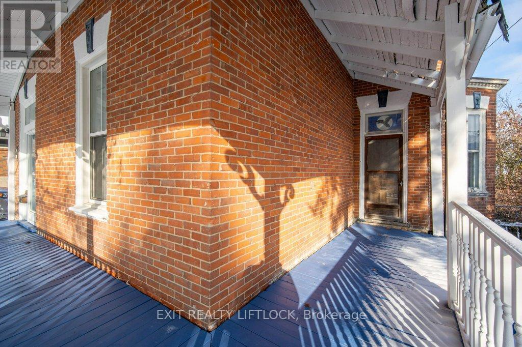 212 Barnardo Avenue, Peterborough (Northcrest Ward 5), ON - Outdoor With Exterior