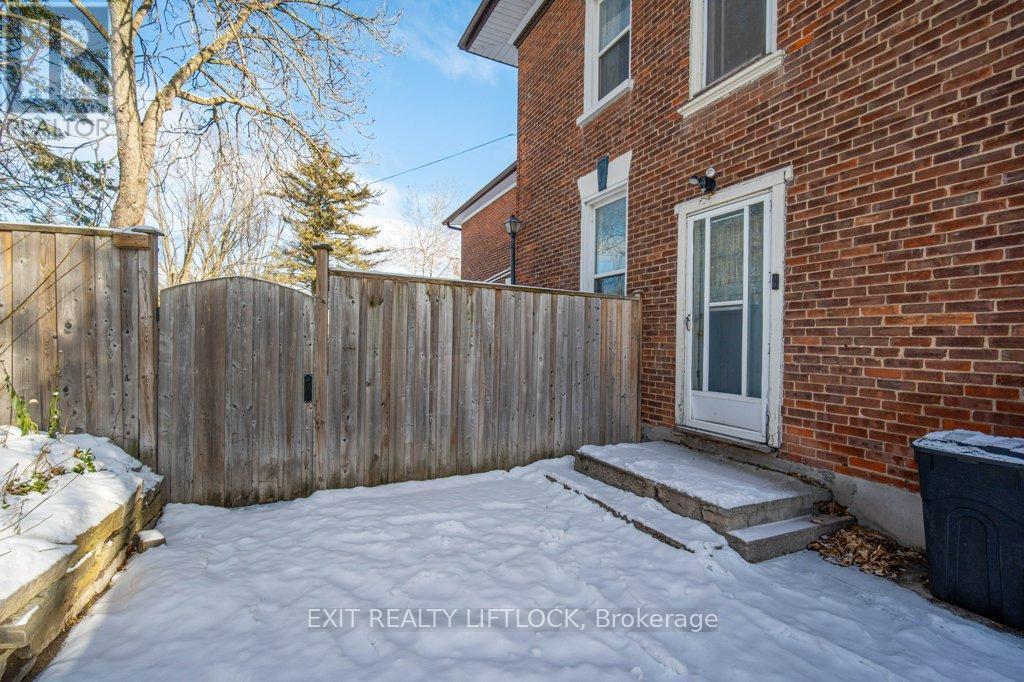 212 Barnardo Avenue, Peterborough (Northcrest Ward 5), ON - Outdoor With Exterior