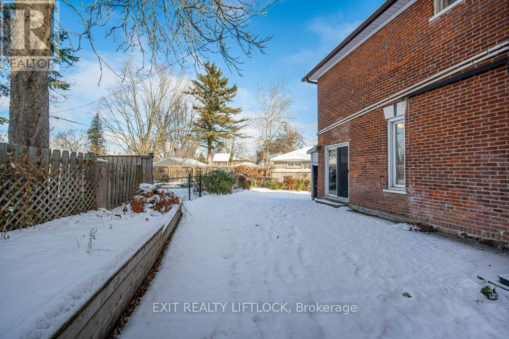 212 Barnardo Avenue, Peterborough (Northcrest Ward 5), ON - Outdoor