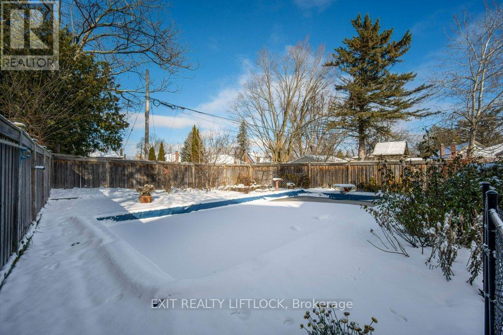 212 Barnardo Avenue, Peterborough (Northcrest Ward 5), ON - Outdoor