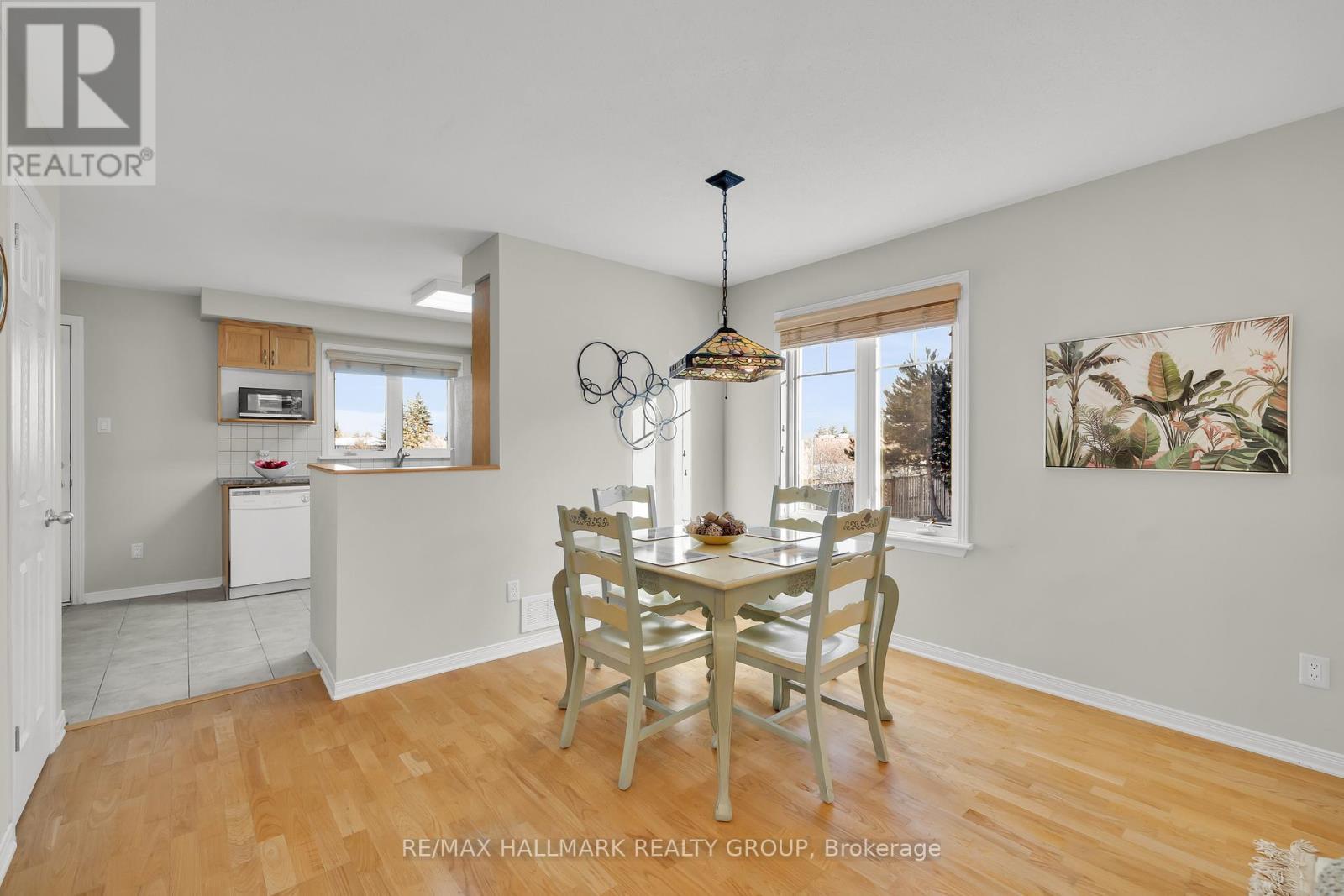 4 - 577 Reardon Private, Ottawa, ON - Indoor Photo Showing Dining Room