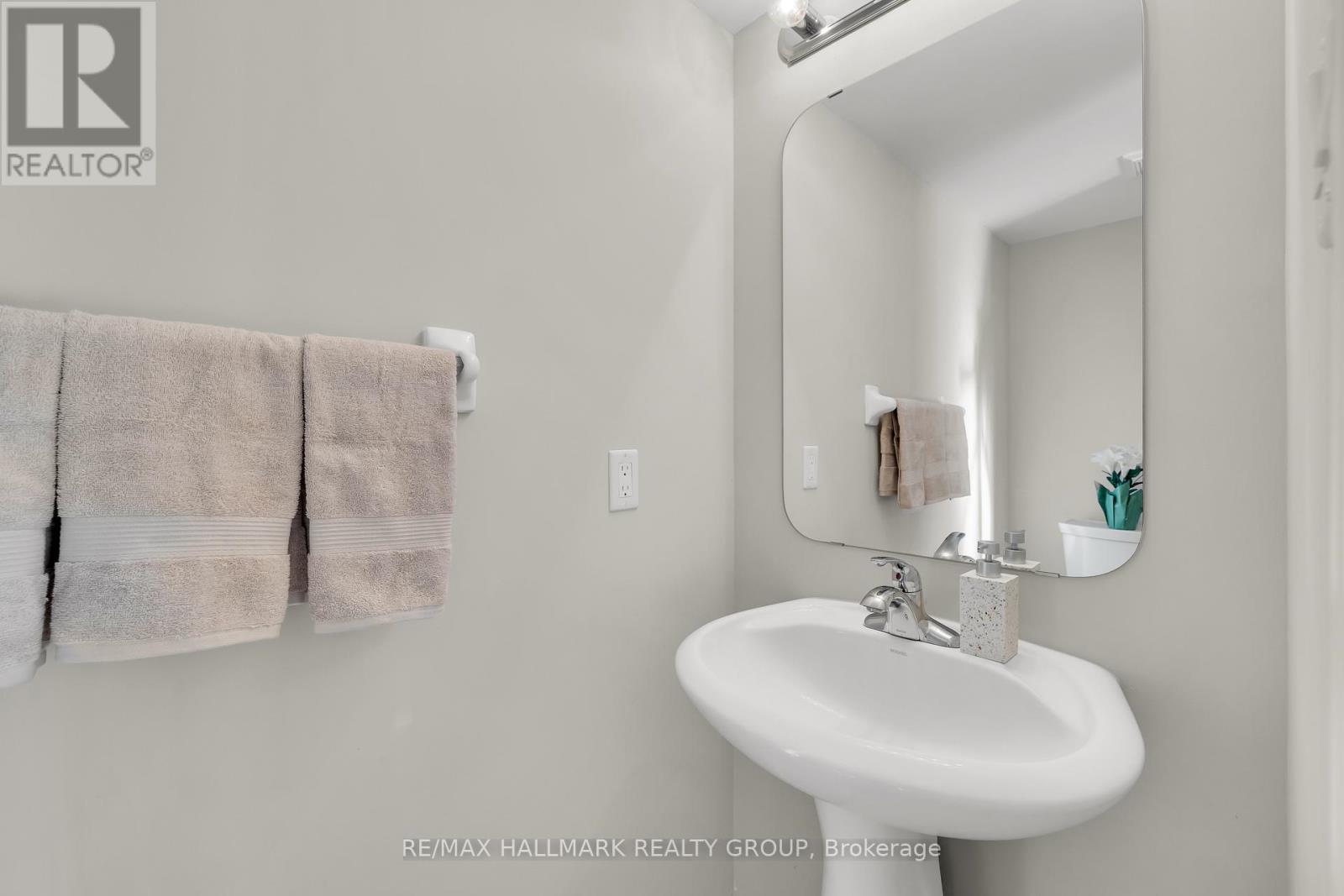 4 - 577 Reardon Private, Ottawa, ON - Indoor Photo Showing Bathroom