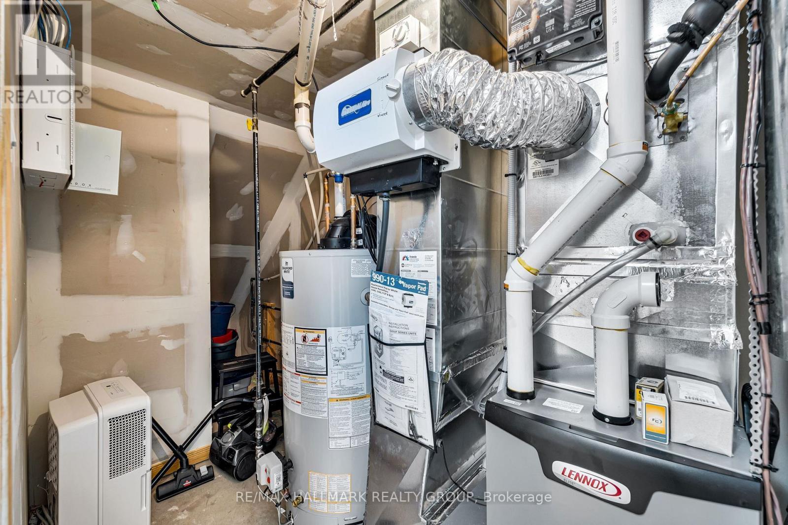 4 - 577 Reardon Private, Ottawa, ON - Indoor Photo Showing Basement