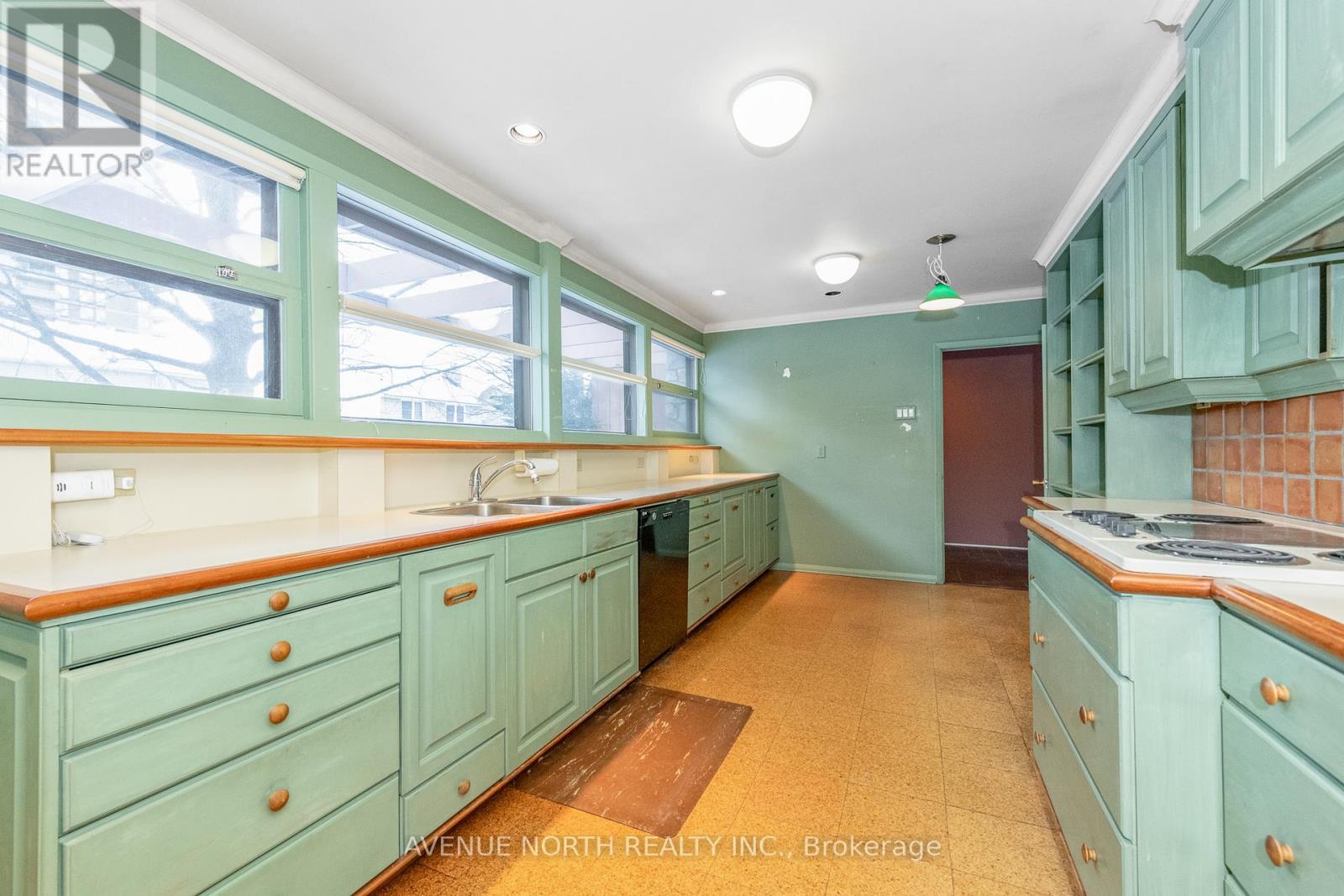 201 Latchford Road, Ottawa, ON - Indoor Photo Showing Kitchen With Double Sink