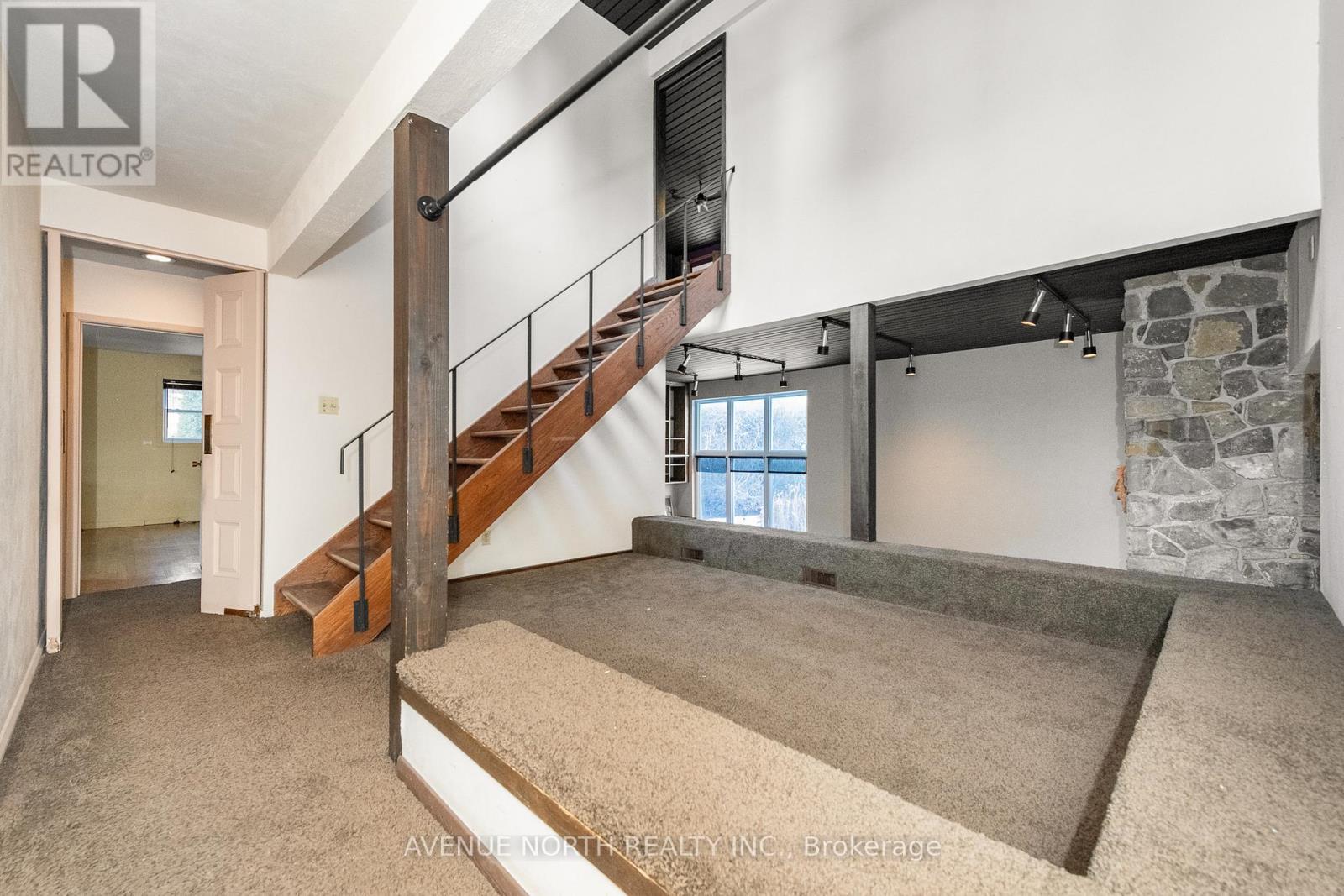 201 Latchford Road, Ottawa, ON - Indoor Photo Showing Other Room