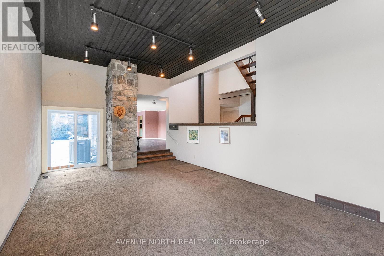 201 Latchford Road, Ottawa, ON - Indoor