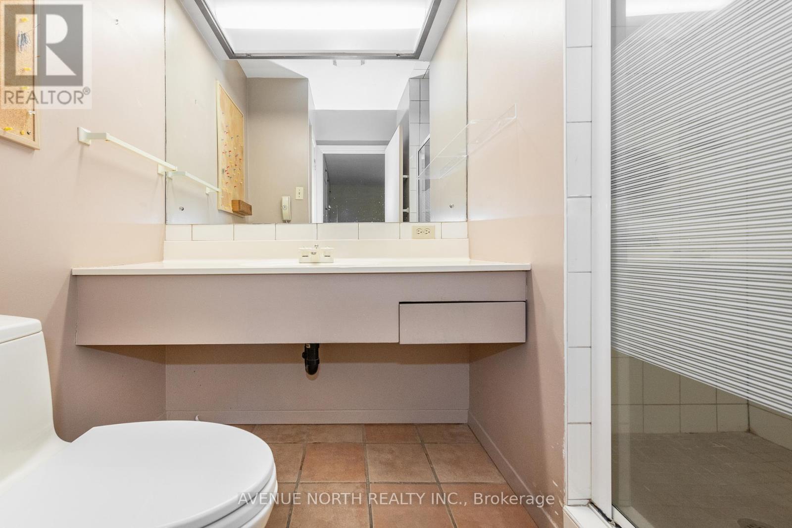 201 Latchford Road, Ottawa, ON - Indoor Photo Showing Bathroom