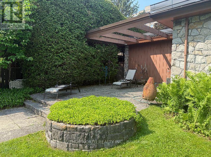 201 Latchford Road, Ottawa, ON - Outdoor