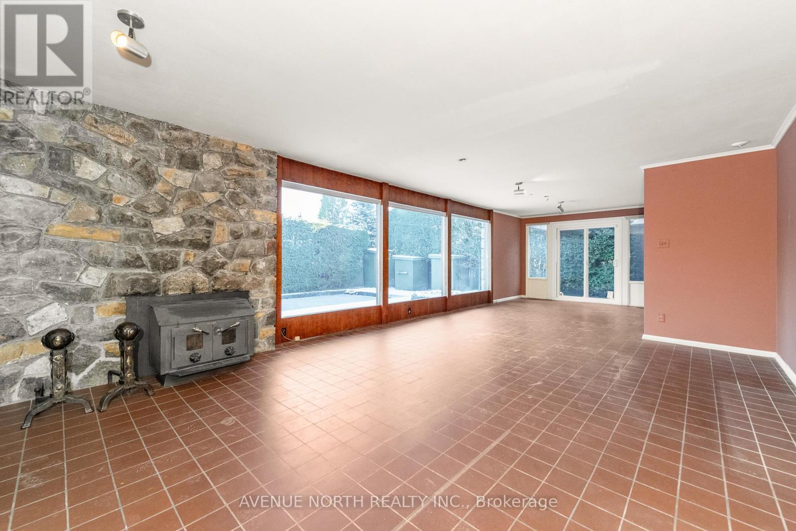 201 Latchford Road, Ottawa, ON - Indoor Photo Showing Other Room