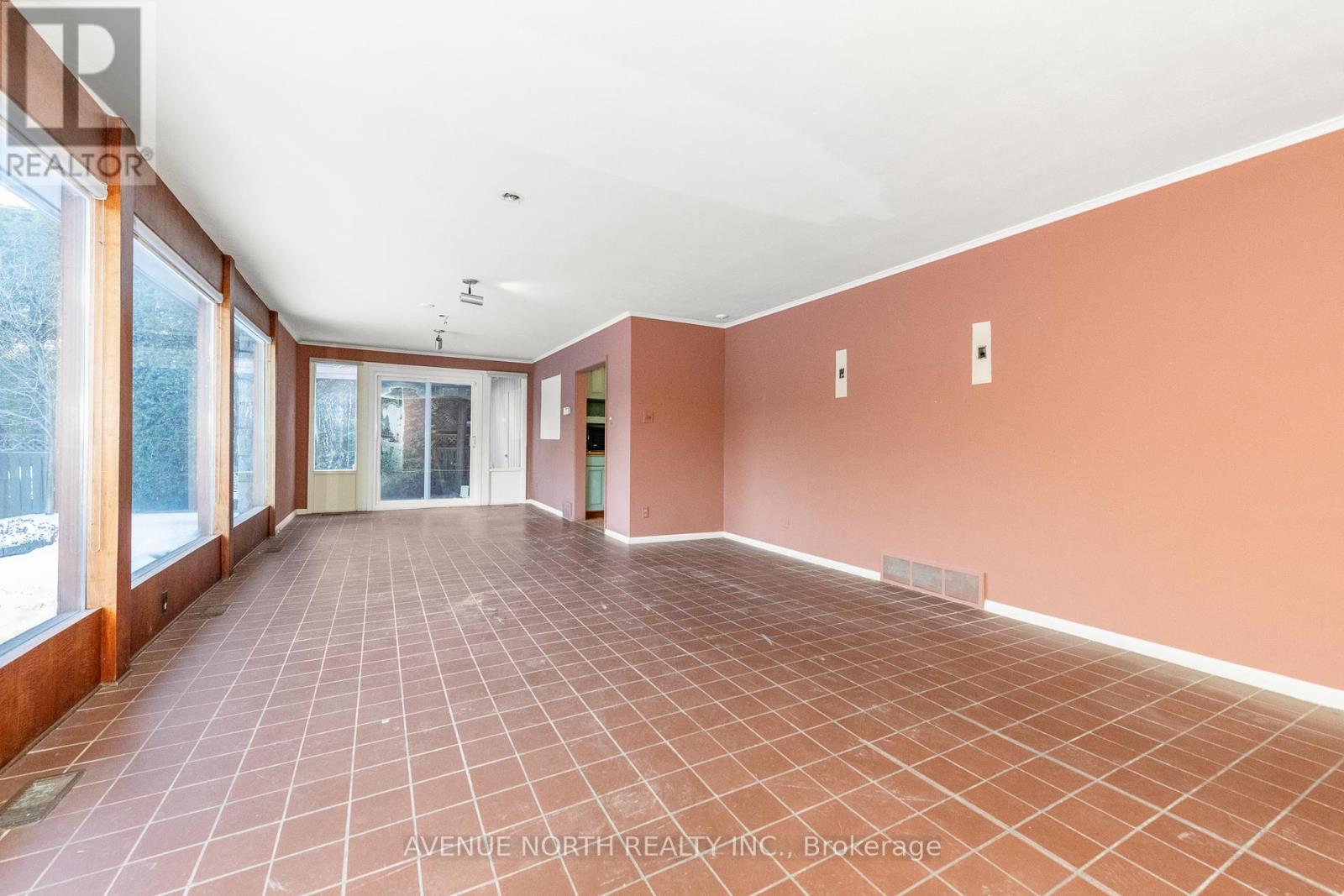 201 Latchford Road, Ottawa, ON - Indoor Photo Showing Other Room