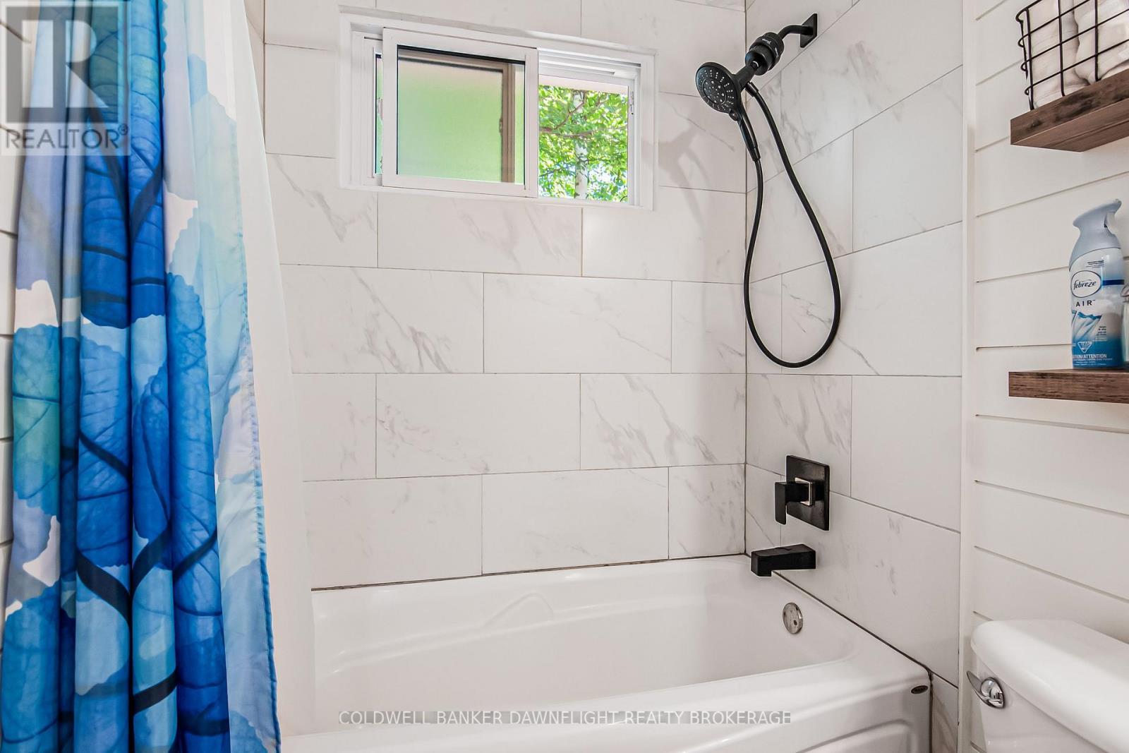 25 Emerson Avenue, South Bruce Peninsula, ON - Indoor Photo Showing Bathroom