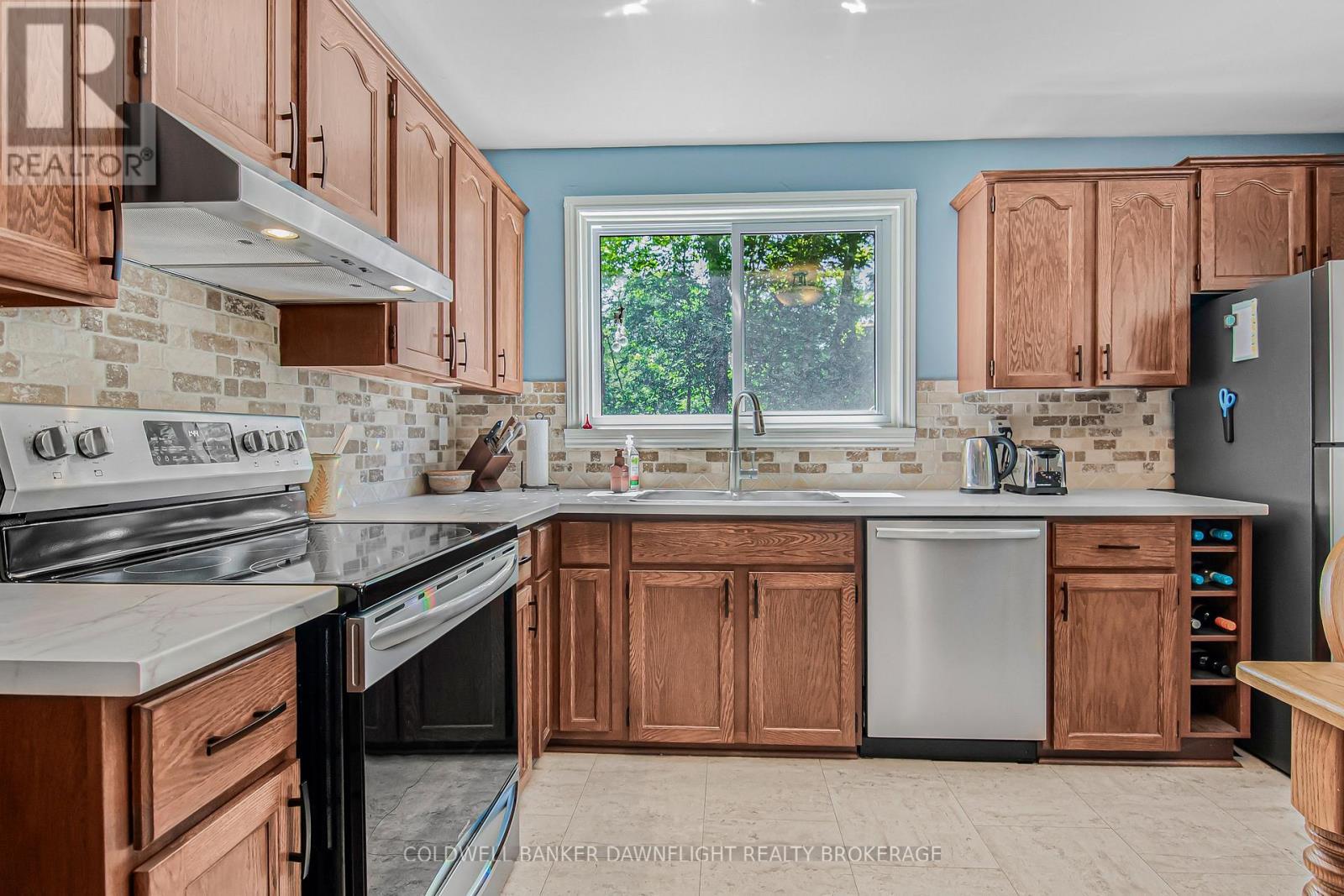 25 Emerson Avenue, South Bruce Peninsula, ON - Indoor Photo Showing Kitchen