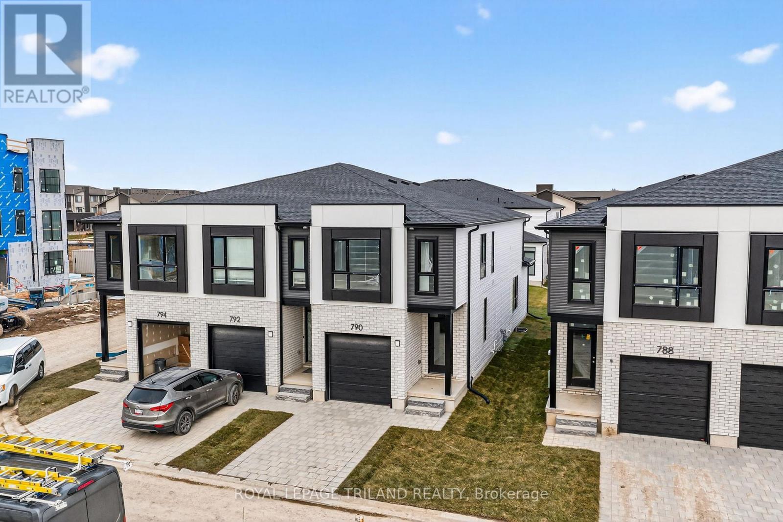 788 Banyan Lane, London North (North E), ON - Outdoor With Facade