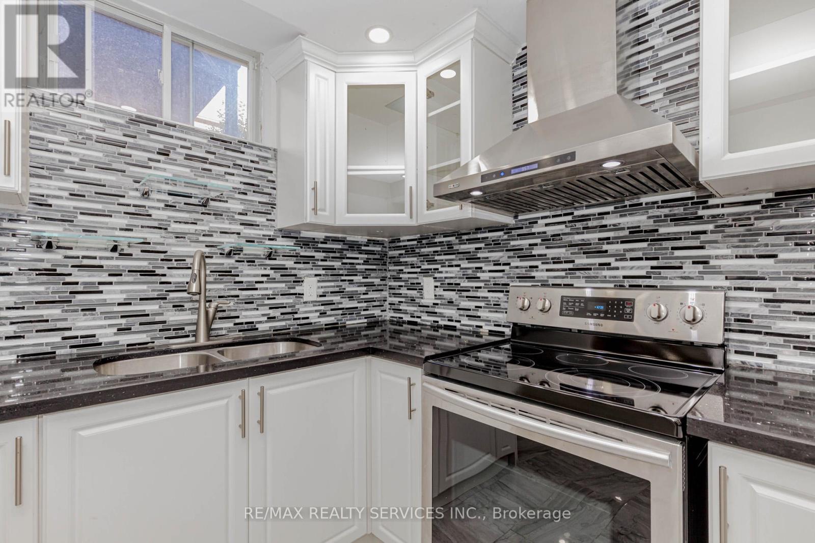 Basement - 50 Amboise Crescent, Brampton, ON - Indoor Photo Showing Kitchen With Double Sink With Upgraded Kitchen