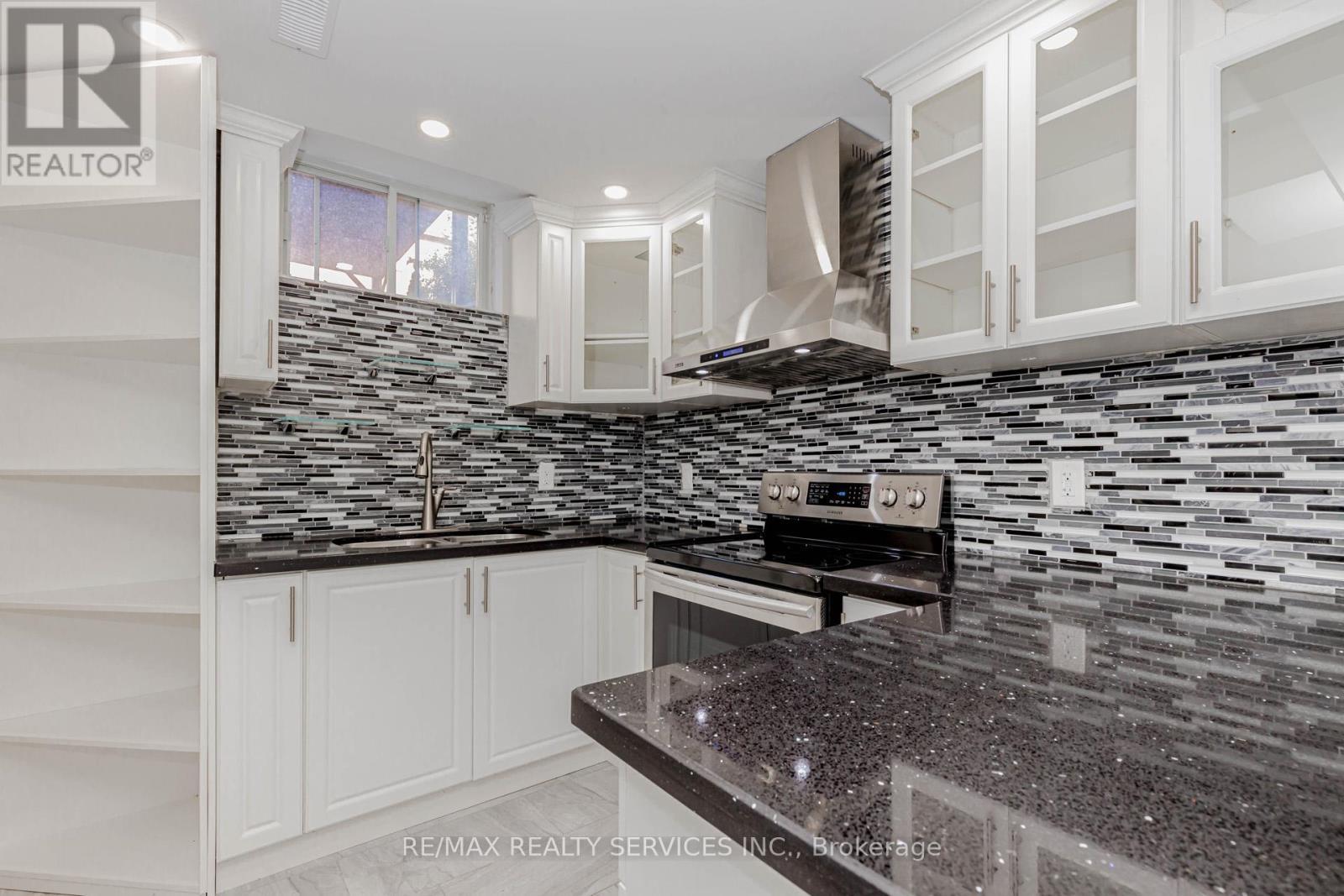 Basement - 50 Amboise Crescent, Brampton, ON - Indoor Photo Showing Kitchen With Upgraded Kitchen