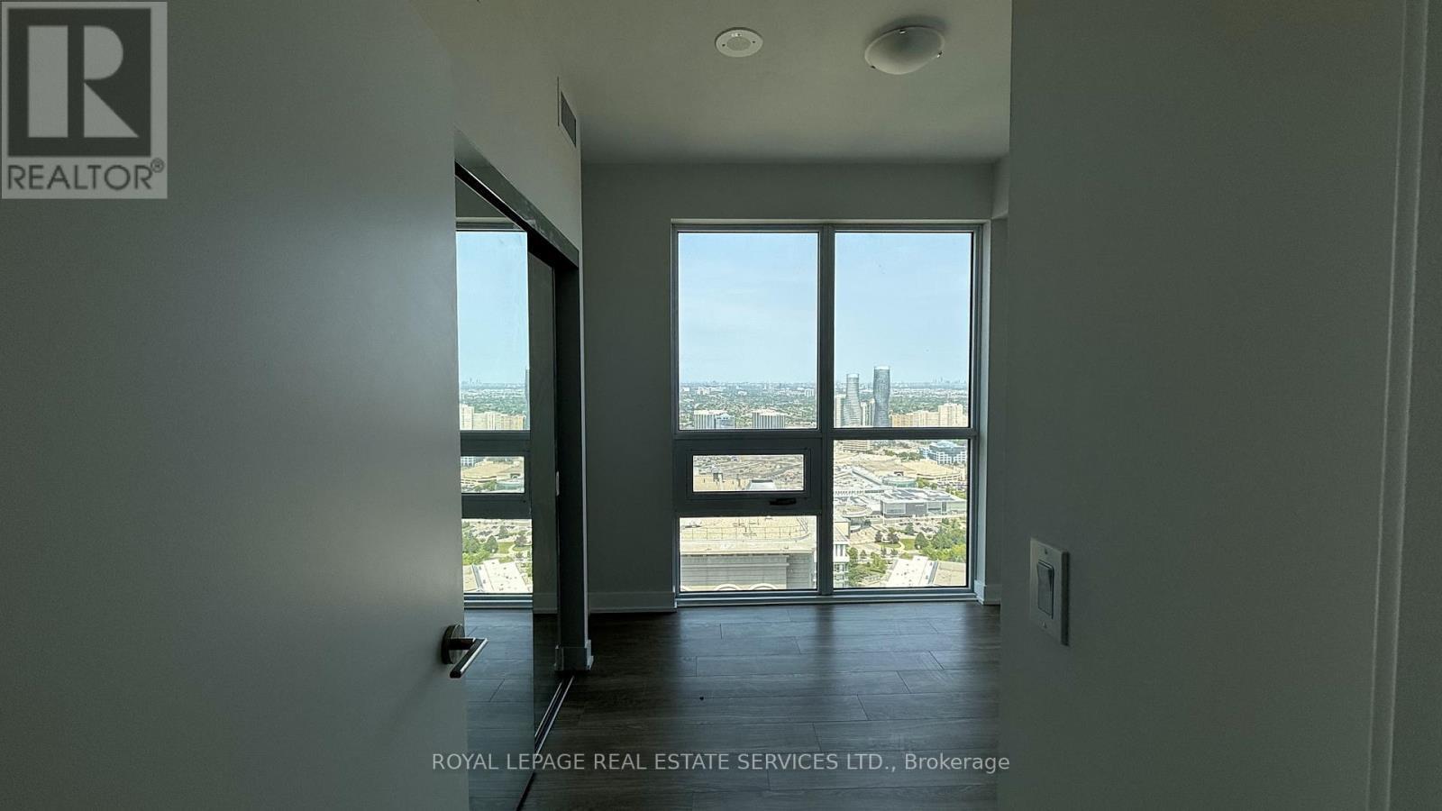 3811 - 430 Square One Drive, Mississauga, ON - Indoor Photo Showing Other Room