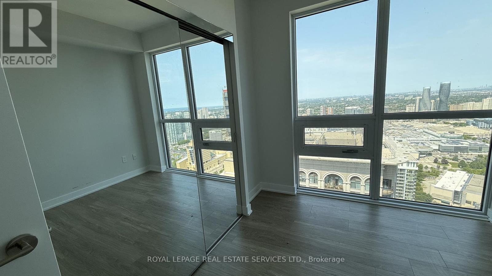 3811 - 430 Square One Drive, Mississauga, ON - Indoor Photo Showing Other Room