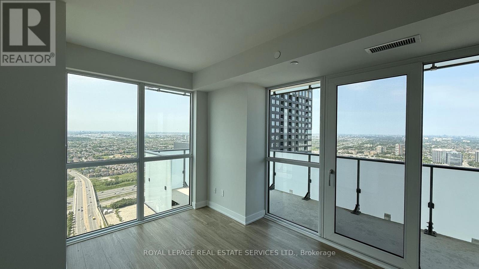 3811 - 430 Square One Drive, Mississauga, ON - Indoor Photo Showing Other Room