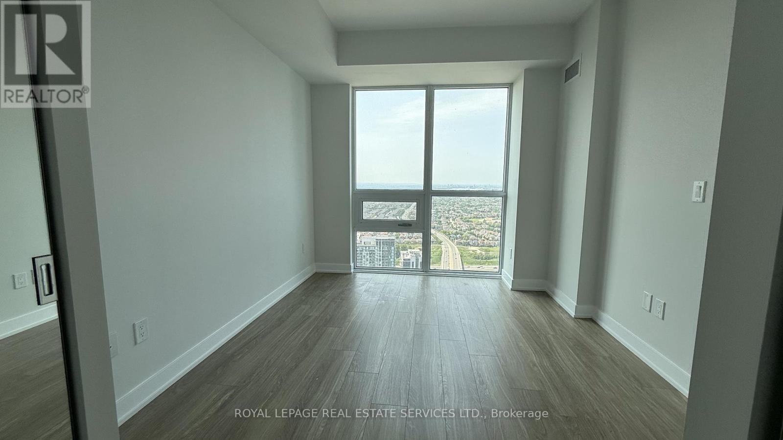 3811 - 430 Square One Drive, Mississauga, ON - Indoor Photo Showing Other Room