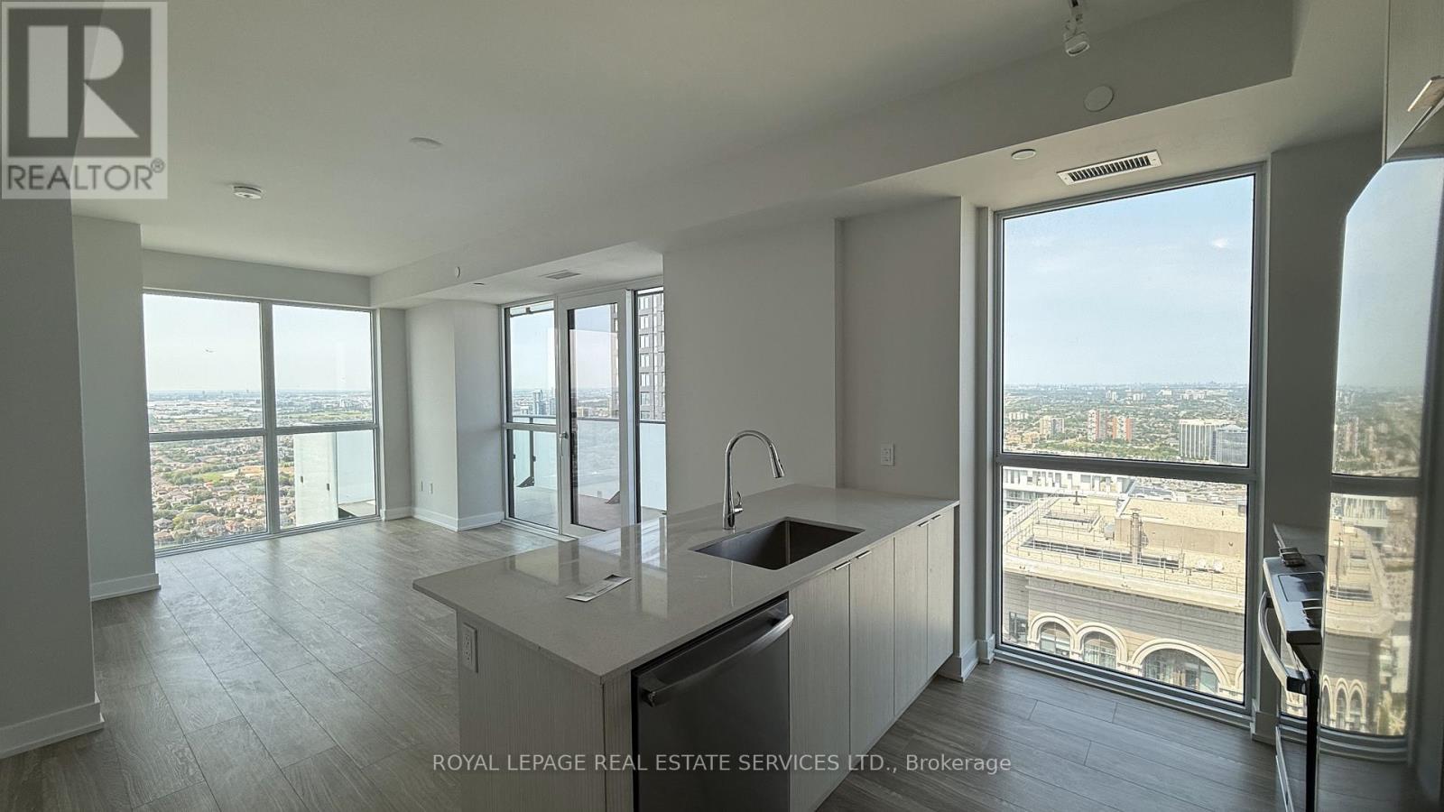 3811 - 430 Square One Drive, Mississauga, ON - Indoor Photo Showing Kitchen