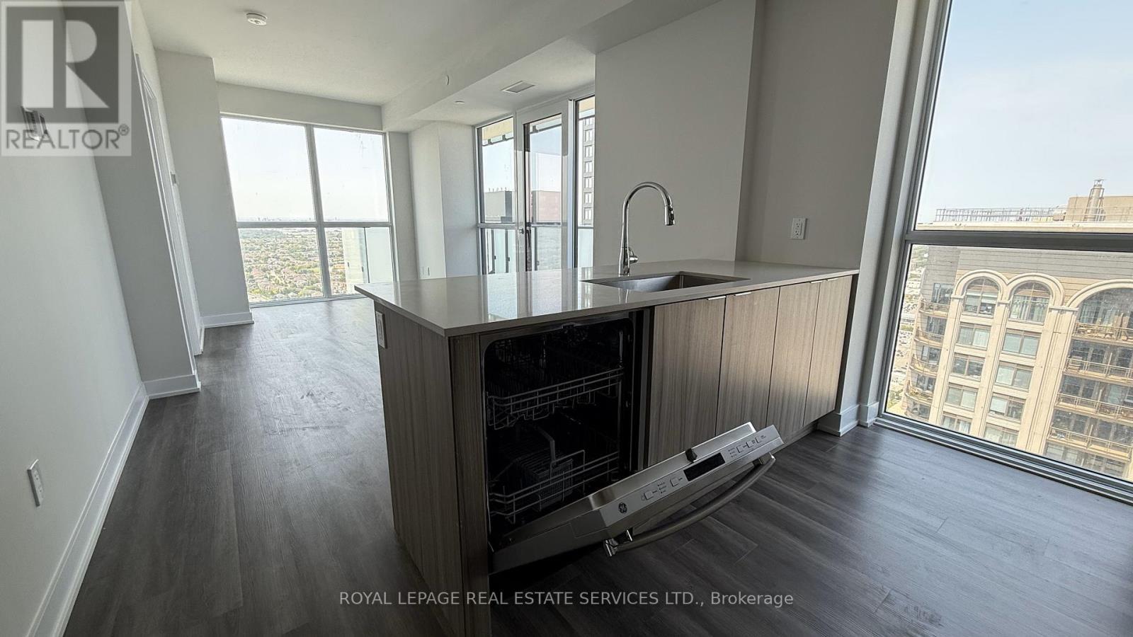 3811 - 430 Square One Drive, Mississauga, ON - Indoor Photo Showing Other Room