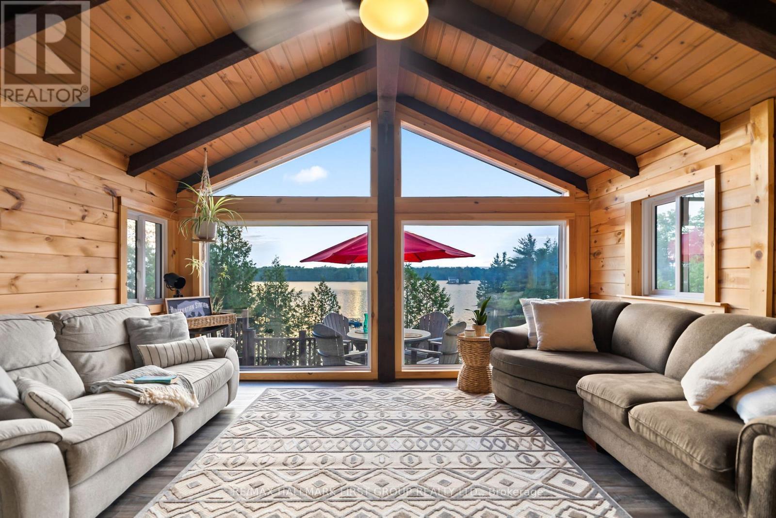 402 Steenburg Lake Road S, Limerick, ON - Indoor Photo Showing Living Room