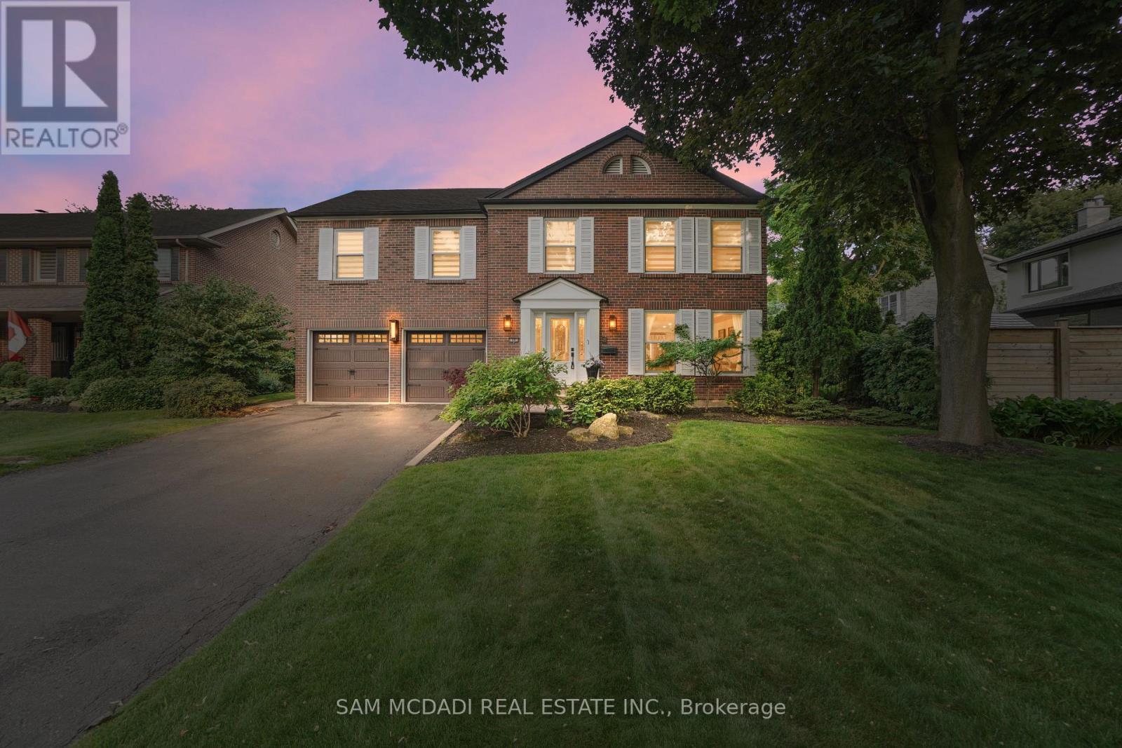 1882 Sherwood Forrest Circle, Mississauga, ON - Outdoor With Facade