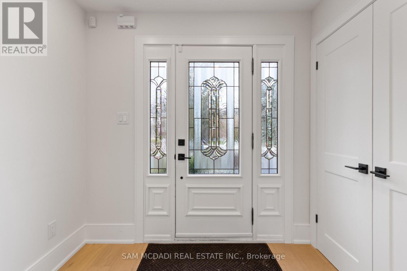 1882 Sherwood Forrest Circle, Mississauga, ON - Indoor Photo Showing Other Room