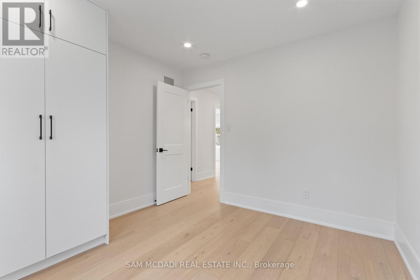 1882 Sherwood Forrest Circle, Mississauga, ON - Indoor Photo Showing Other Room