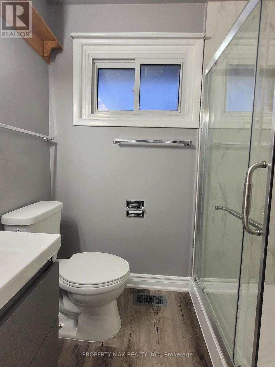 46 Gilbert Street, Belleville, ON - Indoor Photo Showing Bathroom