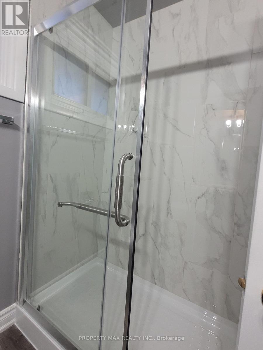 46 Gilbert Street, Belleville, ON - Indoor Photo Showing Bathroom