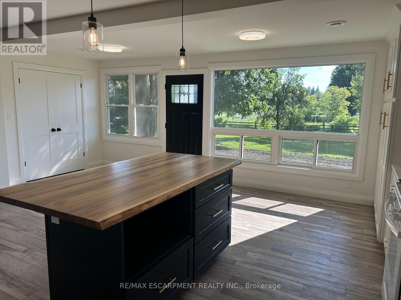 1888B Highway 3 E, Haldimand, ON - Indoor